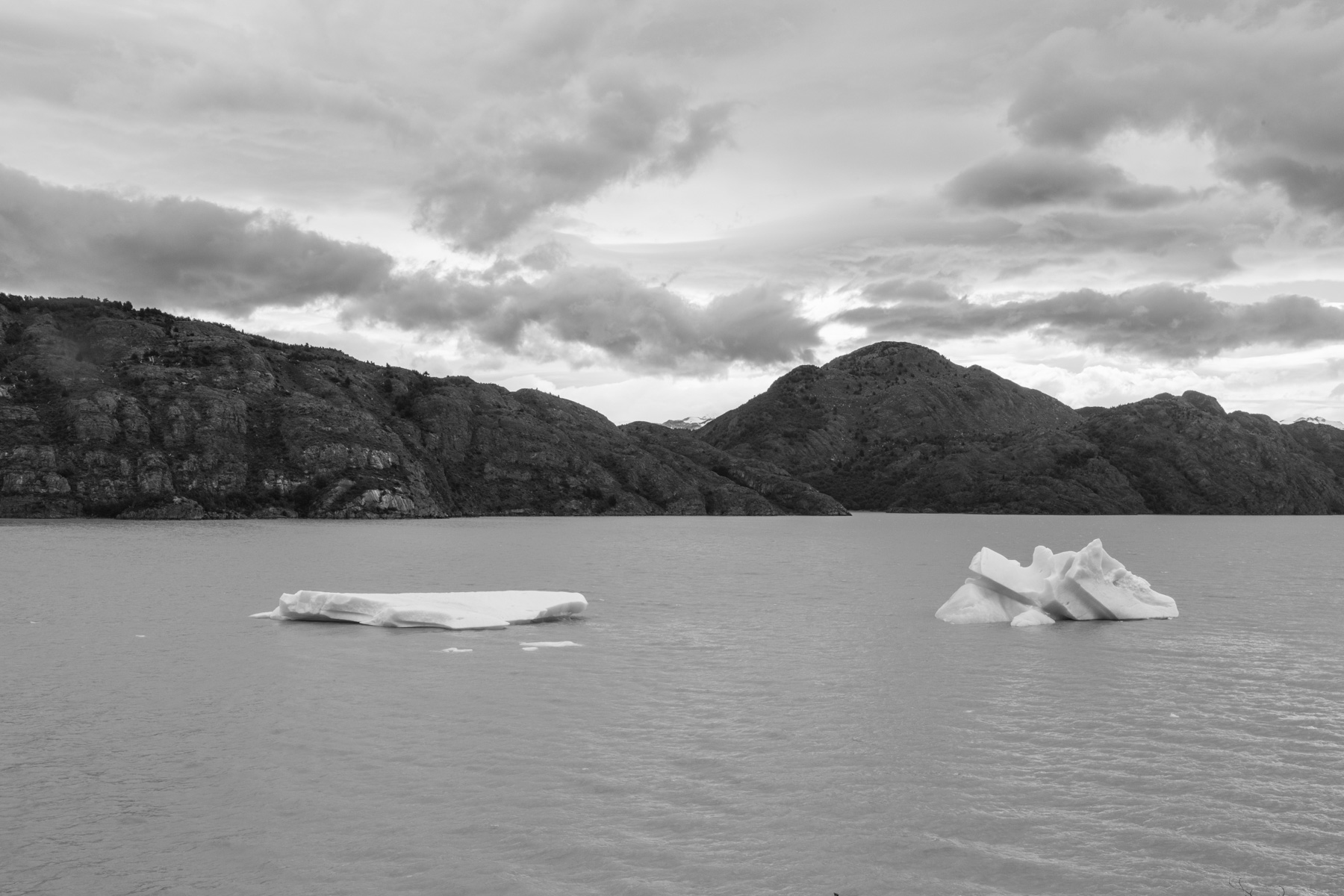 Lago Grey glacier remains Summer